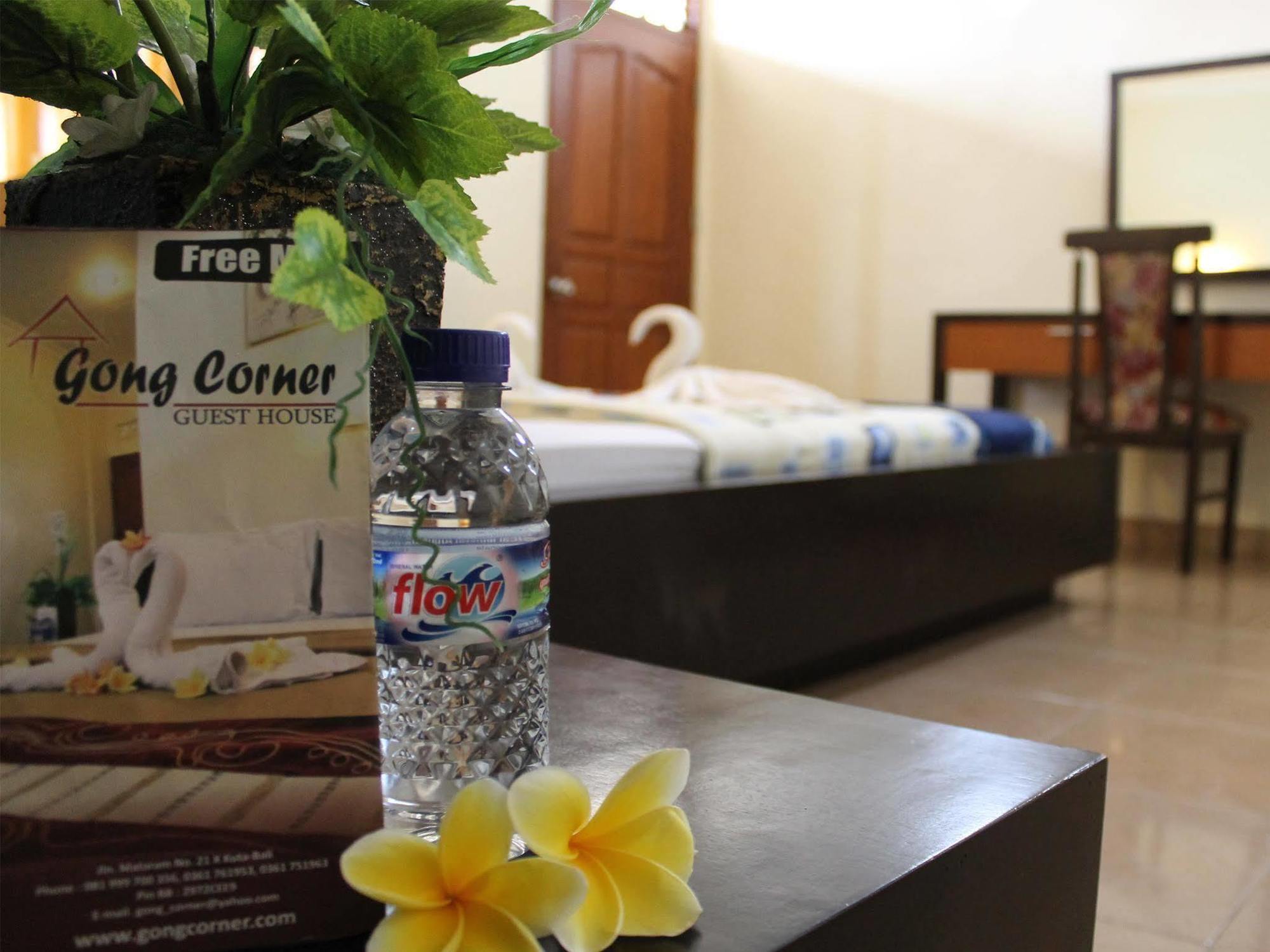 Vaccinated Staff - Oyo 3523 Gong Corner Homestay Kuta  Exterior photo