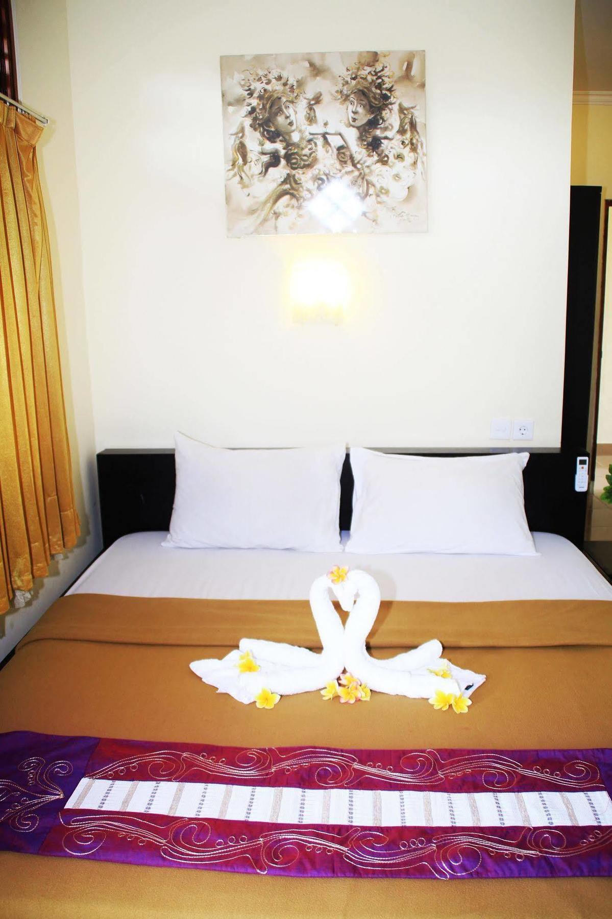 Vaccinated Staff - Oyo 3523 Gong Corner Homestay Kuta  Exterior photo