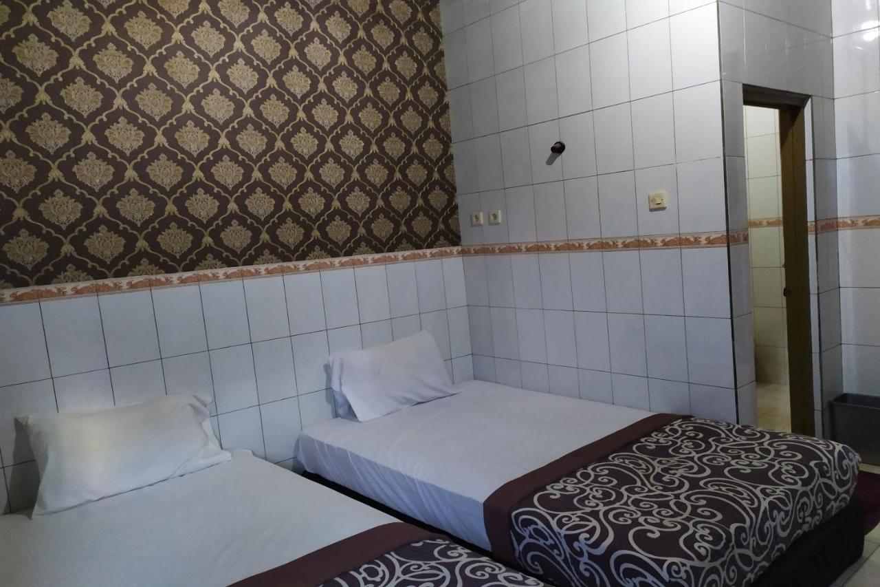 Vaccinated Staff - Oyo 3523 Gong Corner Homestay Kuta  Exterior photo