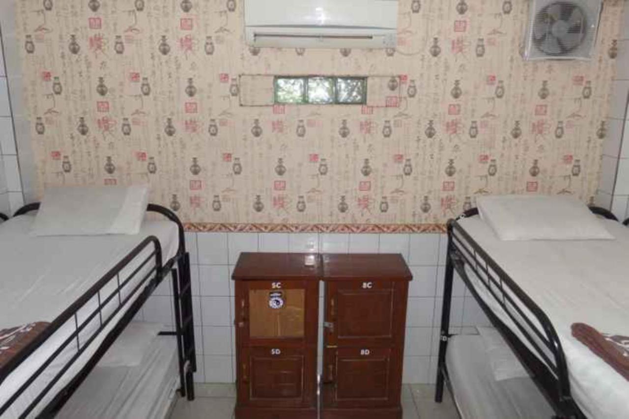 Vaccinated Staff - Oyo 3523 Gong Corner Homestay Kuta  Exterior photo